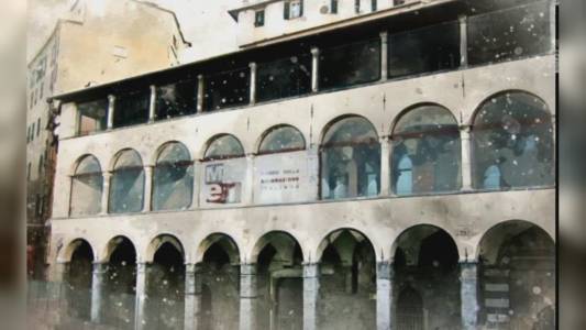 Genova: calcinacci dalla chiesa di San Giovanni, chiusa via Prè