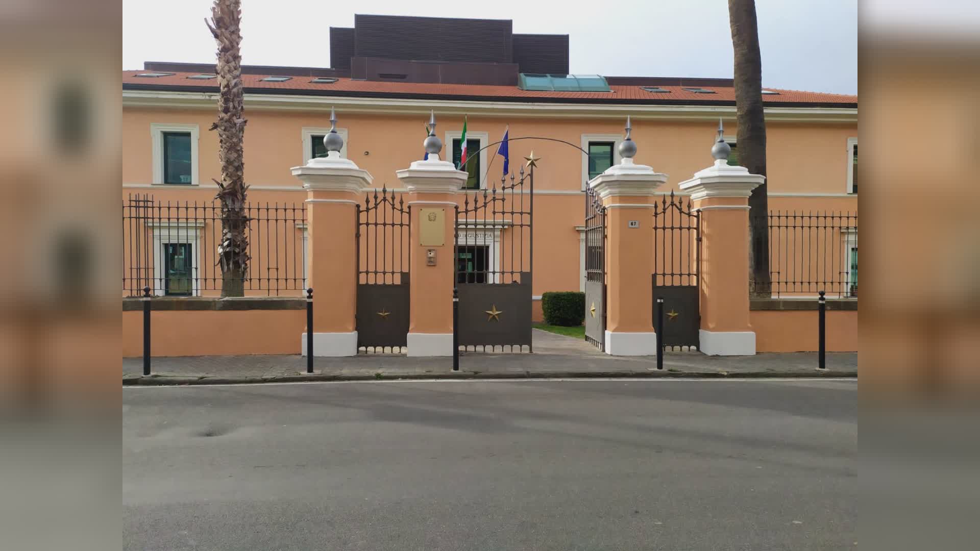 Ventimiglia, viola il divieto di avvicinamento alla ex compagna e viene trovato con un coltello: arrestato 34enne