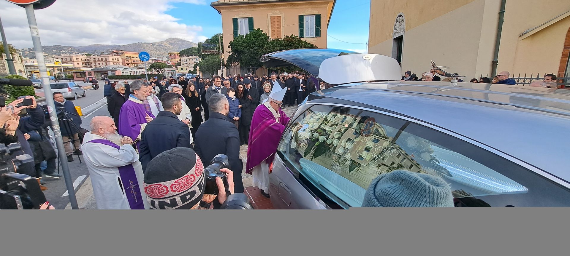 La_benedizione_del_feretro