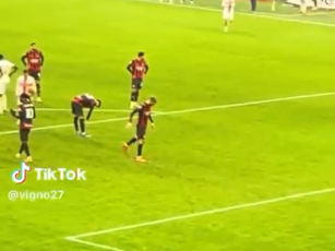 Genoa, Pavlovic scava la buca prima del rigore di Stanciu: polemiche sui social