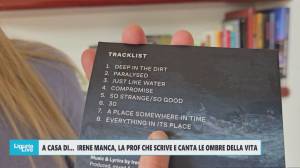 A casa di… Irene Manca, la professoressa che scrive e canta le ombre della vita
