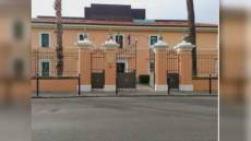 Imperia, donna caduta dal balcone, gip: "Moglie si prostituiva, quindi reato tentato dal marito cambia da femminicidio ad assassinio"