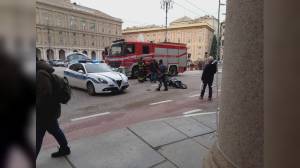 Genova: automezzo dei Vigili del Fuoco travolge uno scooter: ferita una donna