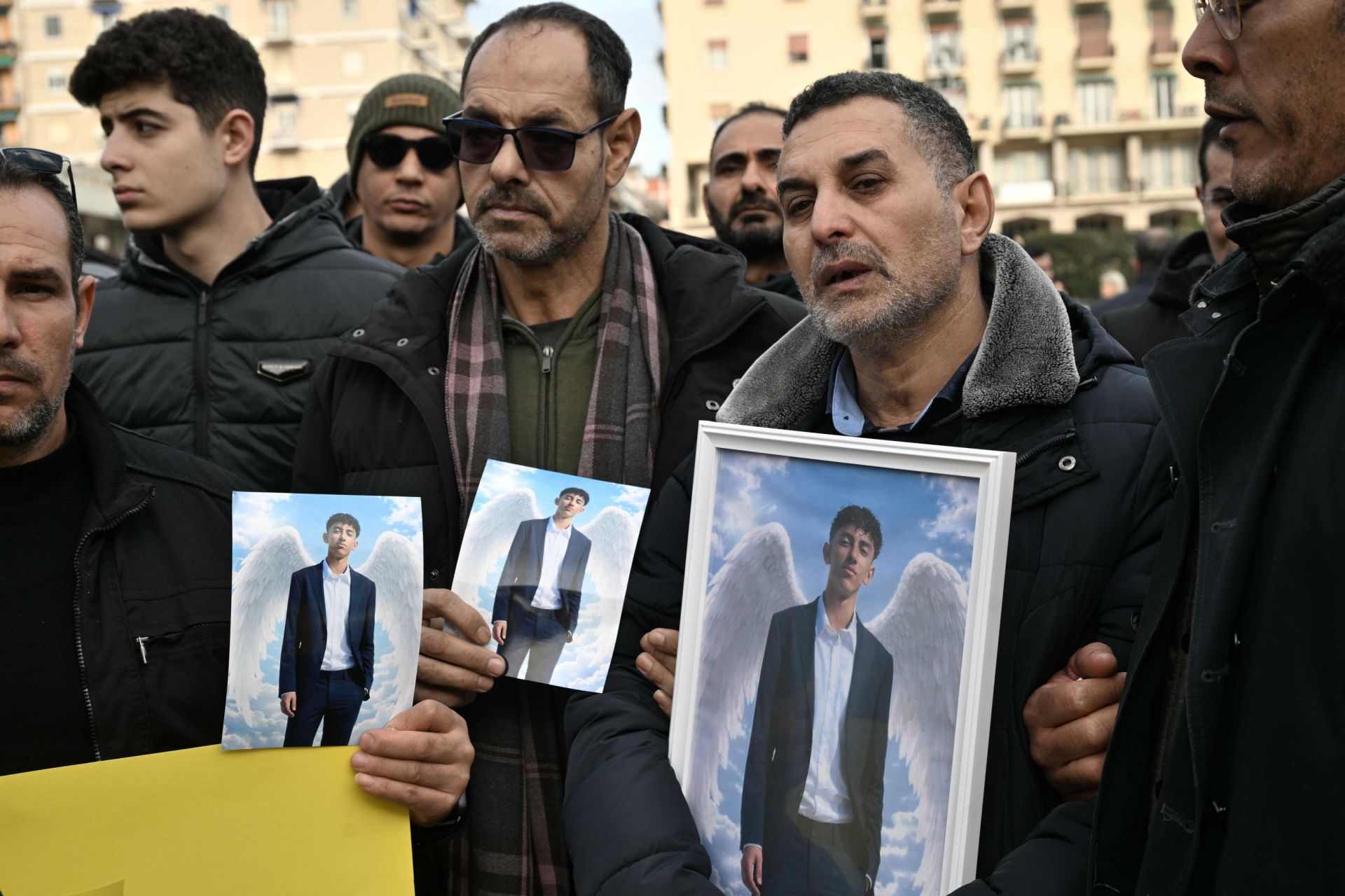 Studente ucciso alla Spezia, Valditara incontra famiglia: "Ripartiamo dalla cultura del rispetto". Padre e zio: "Non vogliamo scuse ma giustizia"