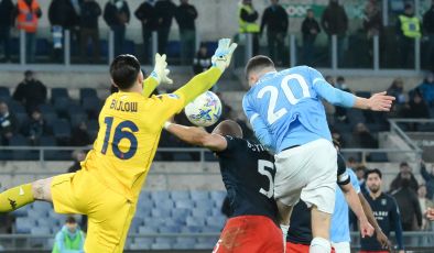 Genoa, sconfitta di rigore al 100' all'Olimpico con la Lazio (3-2)