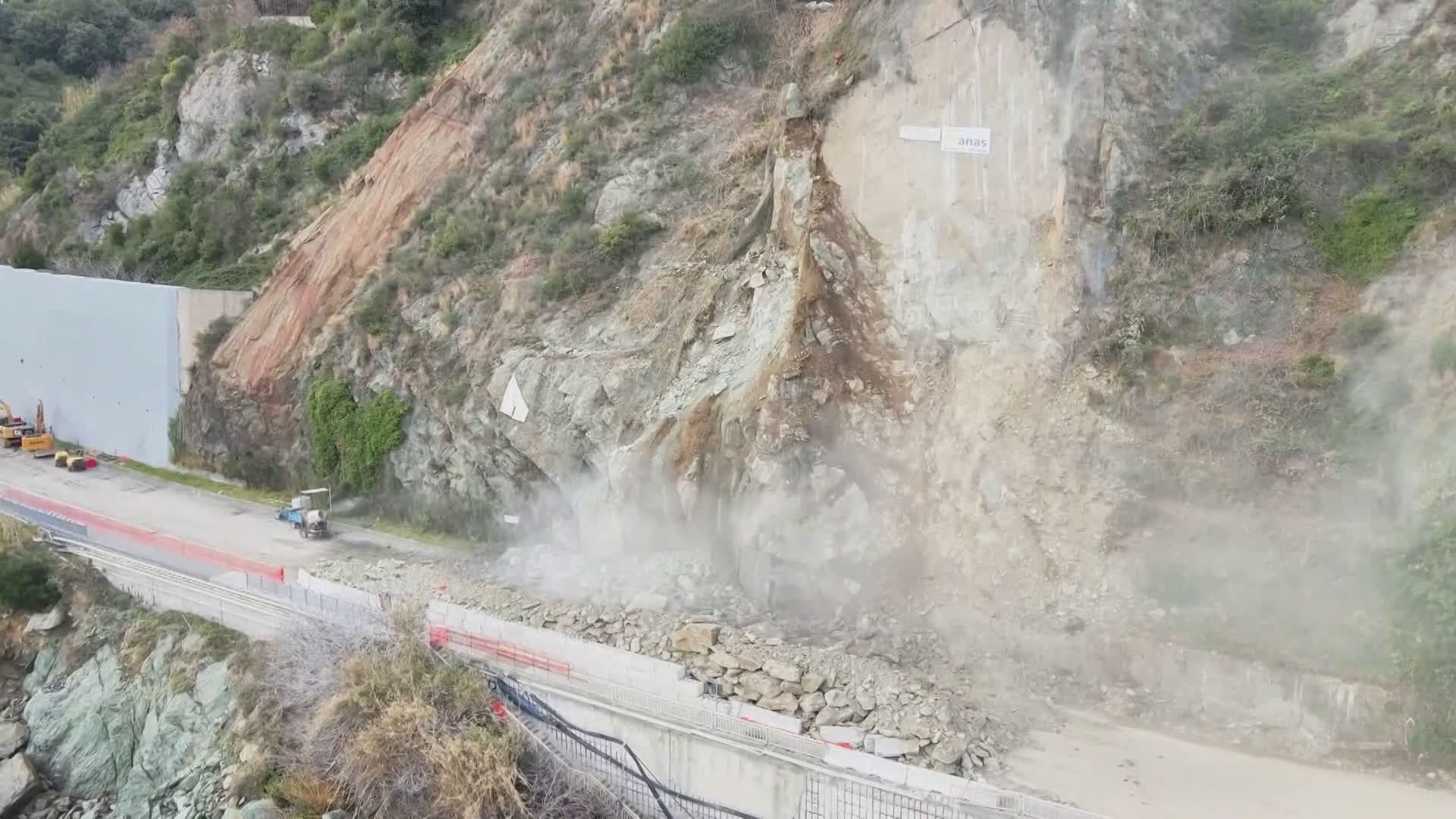 Frana ad Arenzano, Silvestrini ottimista: "Entro il 1° marzo riapertura di entrambe le corsie"