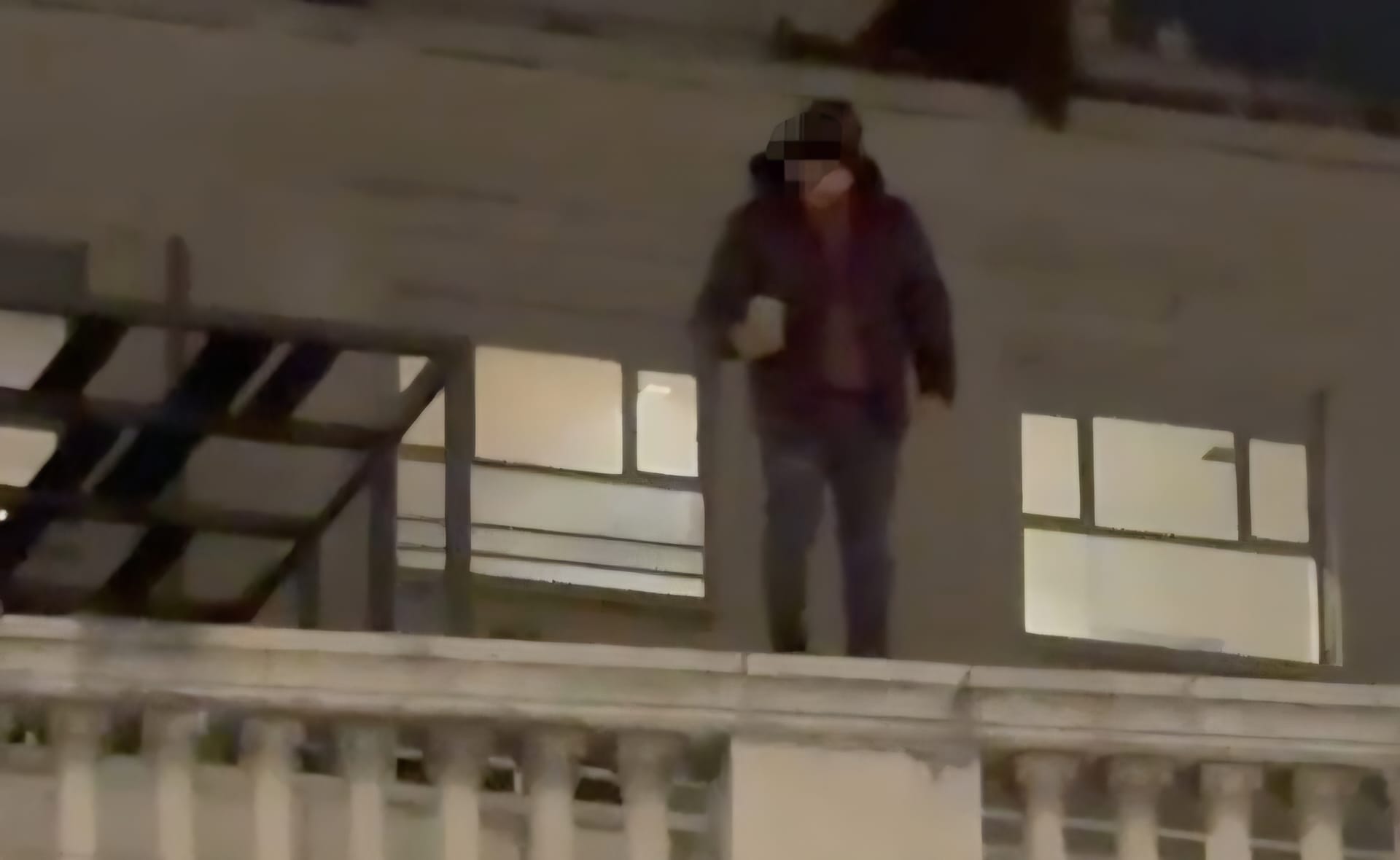 Genova, minaccia di buttarsi dal ponte Monumentale, ma all'arrivo dei soccorsi se ne è già andato