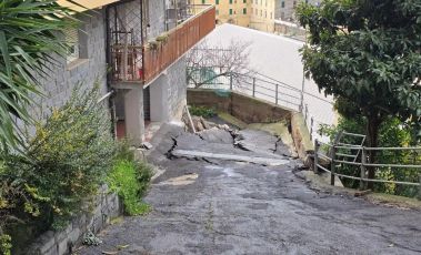 Crollo muraglione via Napoli. Salis: "Quartiere costruito in maniera massiccia. Serve un piano di prevenzione"
