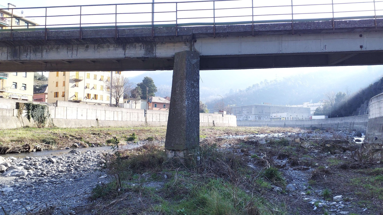 Genova, chiuso il ponte pedonale Castello a Struppa per gravi ammaloramenti