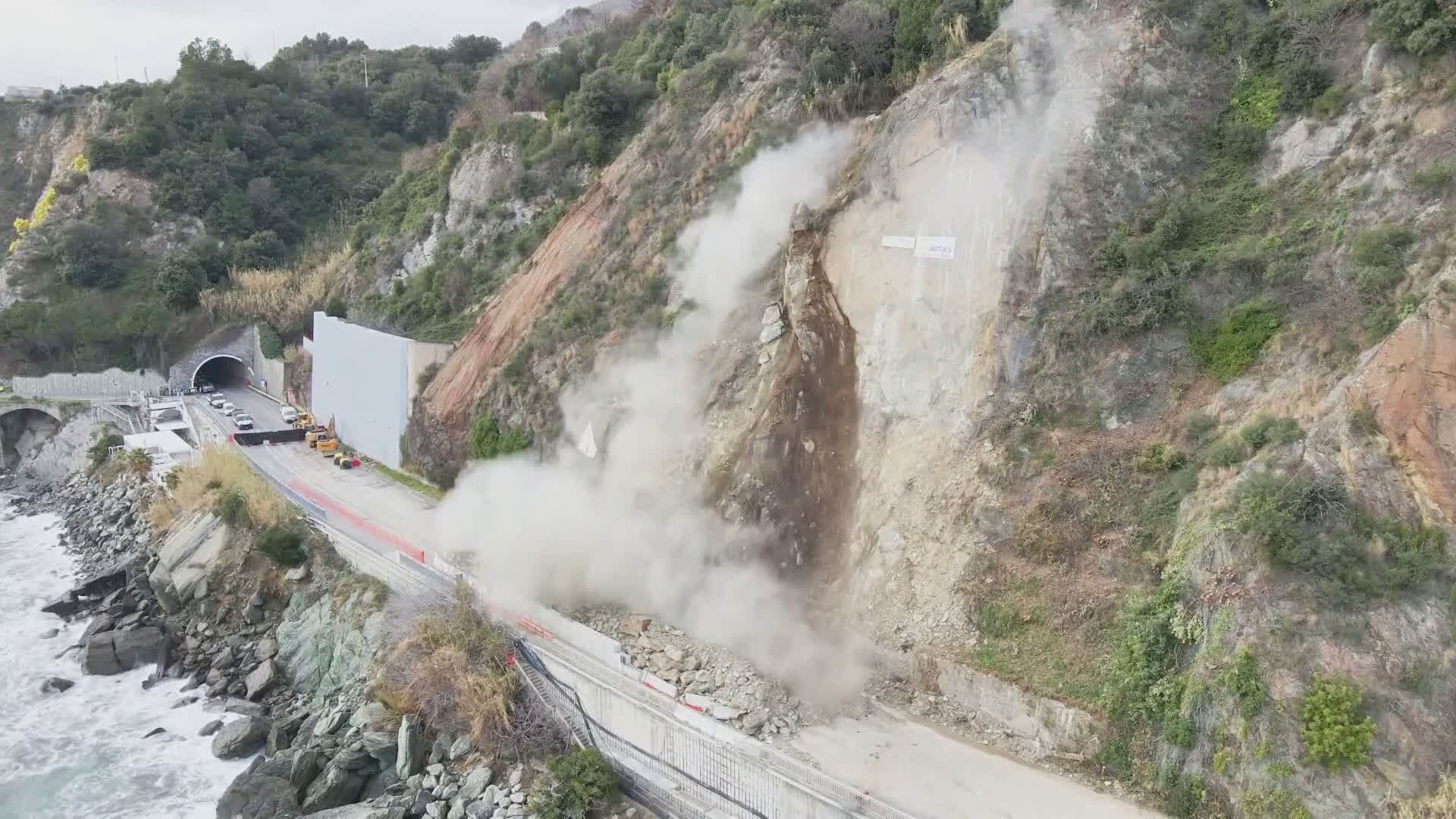 Frana ad Arenzano, Silvestrini: "Tante perplessità sulla galleria paramassi. Intervenire sulle acque provenienti da monte"