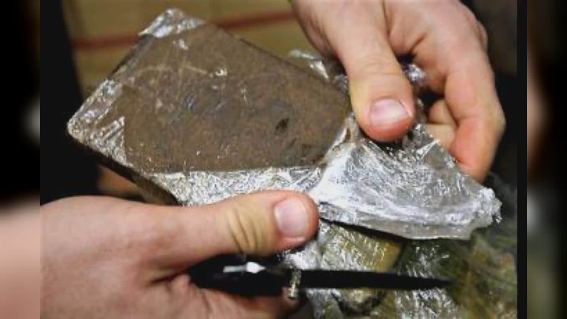 Genova: droga nello zaino e in casa, arrestato minorenne