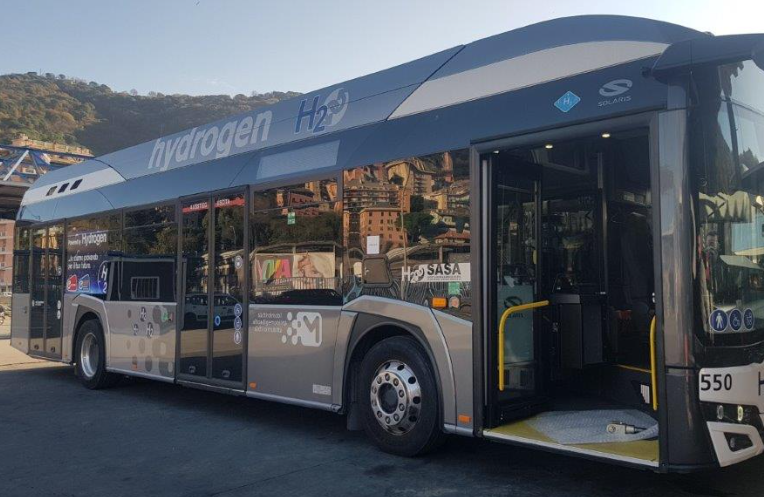 Nasce l’H2 Coach: FEV e Daimler Buses realizzano il primo autobus a idrogeno per lunga percorrenza