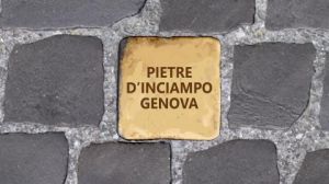 Silvia Salis alla posa della pietra d'inciampo per Antonio Milani