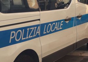Genova, crolla un muraglione: sfollate quattro famiglie