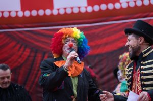Campomorone: il sindaco Giancarlo Campora diventa clown, successo per il Carnevale di Valverde 