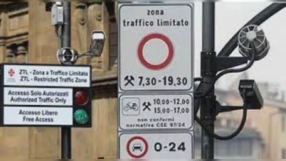 Roma, stop Ztl gratis per le auto elettriche: dal 1° luglio arriva il permesso a pagamento