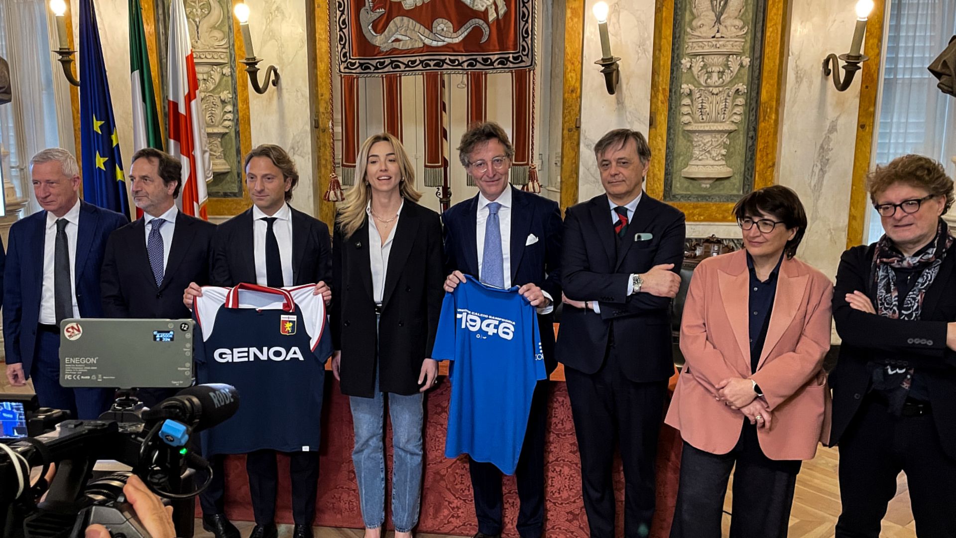 Un derby per l'ambiente: Genoa CFC e U.C. Sampdoria si fanno sponsor per le nuove maglie in plastica riciclata