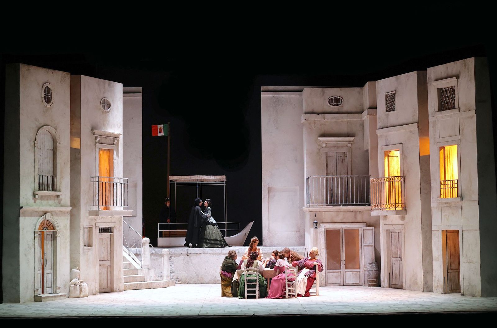 Teatro Carlo Felice, nascono le “Stelle dell’Orsa”: i professionisti genovesi sostengono il teatro