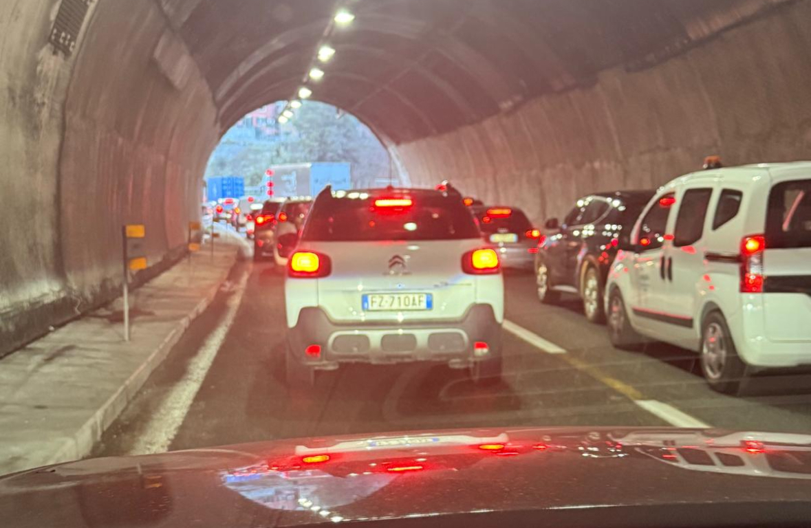 Incidente tra Pegli e Voltri, traffico bloccato sull’A10 verso Ponente