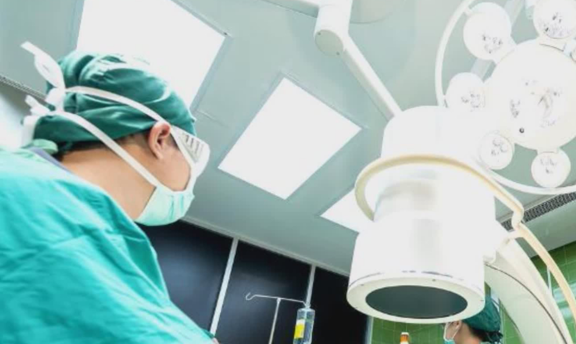 Sequestrato studio medico alla Foce: chirurgo indagato dopo infezione a una paziente