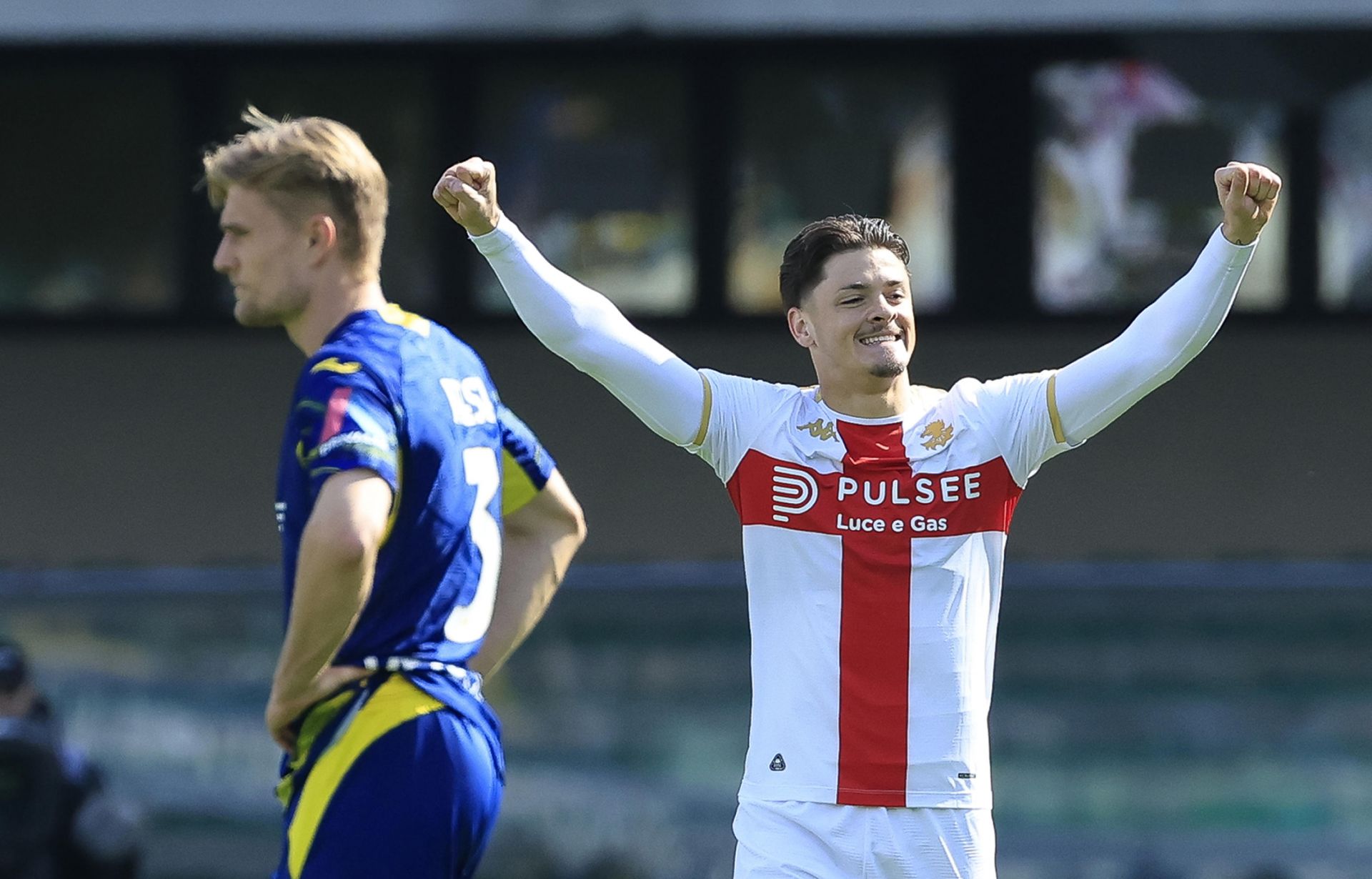 Genoa in trionfo a Verona: Vitinha entra e segna, Ostigard chiude, finisce 0-2, festa grande per tremila tifosi rossoblù