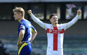 Genoa in trionfo a Verona: Vitinha entra e segna, Ostigard chiude, finisce 0-2, festa grande per tremila tifosi rossoblù