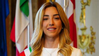 Salis, polemica sulla trasferta a Carrara per vedere la Sampdoria: l’opposizione chiede chiarimenti alla sindaca
