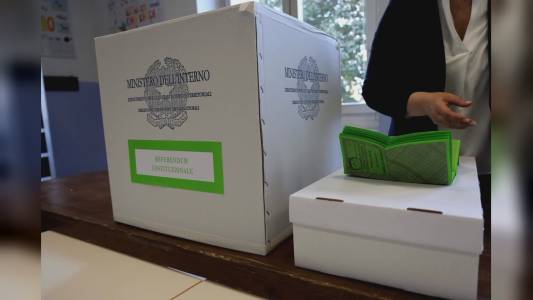 Referendum giustizia: urne aperte fino alle 23 e lunedì 7-15, alle 19 in Liguria affluenza al 41,93%