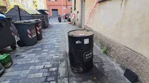 Emergenza degrado a Sampierdarena: fusto abbandonato da anni vicino al nuovo parco lineare