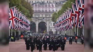 Gran Bretagna, Starmer punta sulle rinnovabili: “Unica via per controllare i prezzi dell’energia”