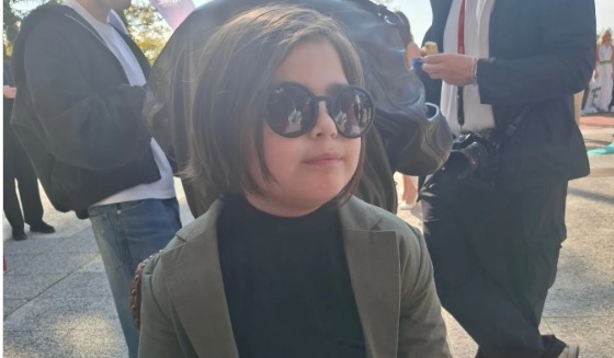 Ethan, sei anni e un sogno in passerella: il piccolo Mister Baby che conquista Sanremo