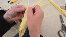 La tradizione dell'intreccio delle palme: l'oratorio Mornese fa scuola