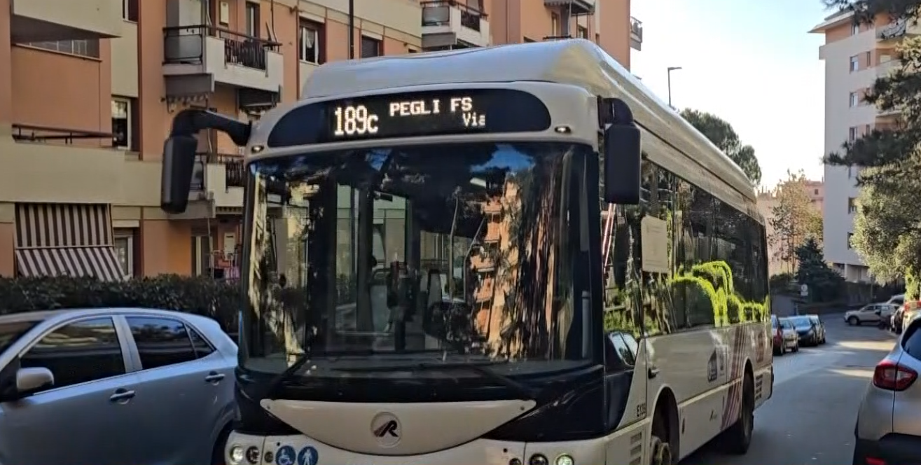 Traffico paralizzato e ritardi, i residenti dei quartieri Pegli 2 e Giardino chiedono soluzioni per la linea 189