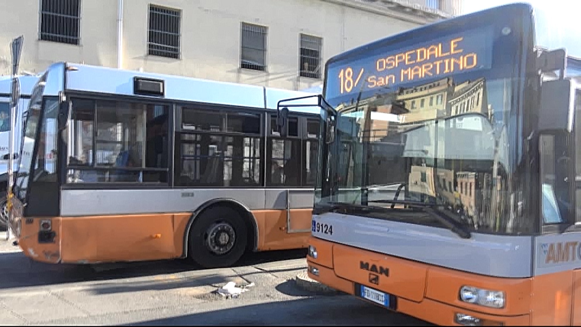 Regione, consiglieri opposizione lasciano l'aula per incontrare lavoratori Amt