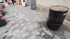 Sampierdarena, il fusto abbandonato da due anni: attesa la rimozione entro il 29 maggio