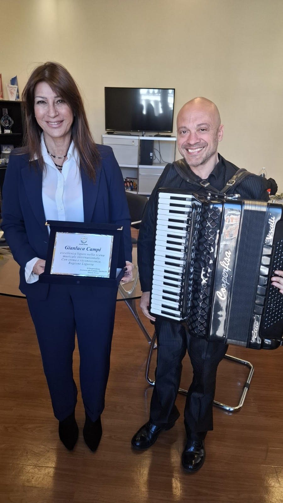 Gianluca Campi, il virtuoso della fisarmonica premiato in Regione dalla vice presidente Ferro