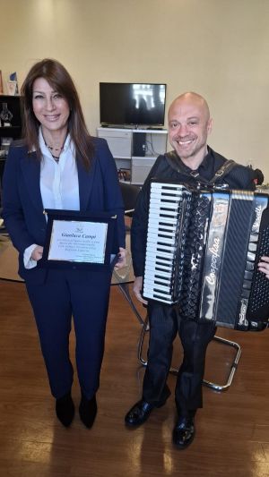Gianluca Campi, il virtuoso della fisarmonica premiato in Regione dalla vice presidente Ferro