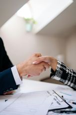 Liguria, oltre 46 mila assunzioni previste: boom nei servizi ma prevalgono i contratti a termine