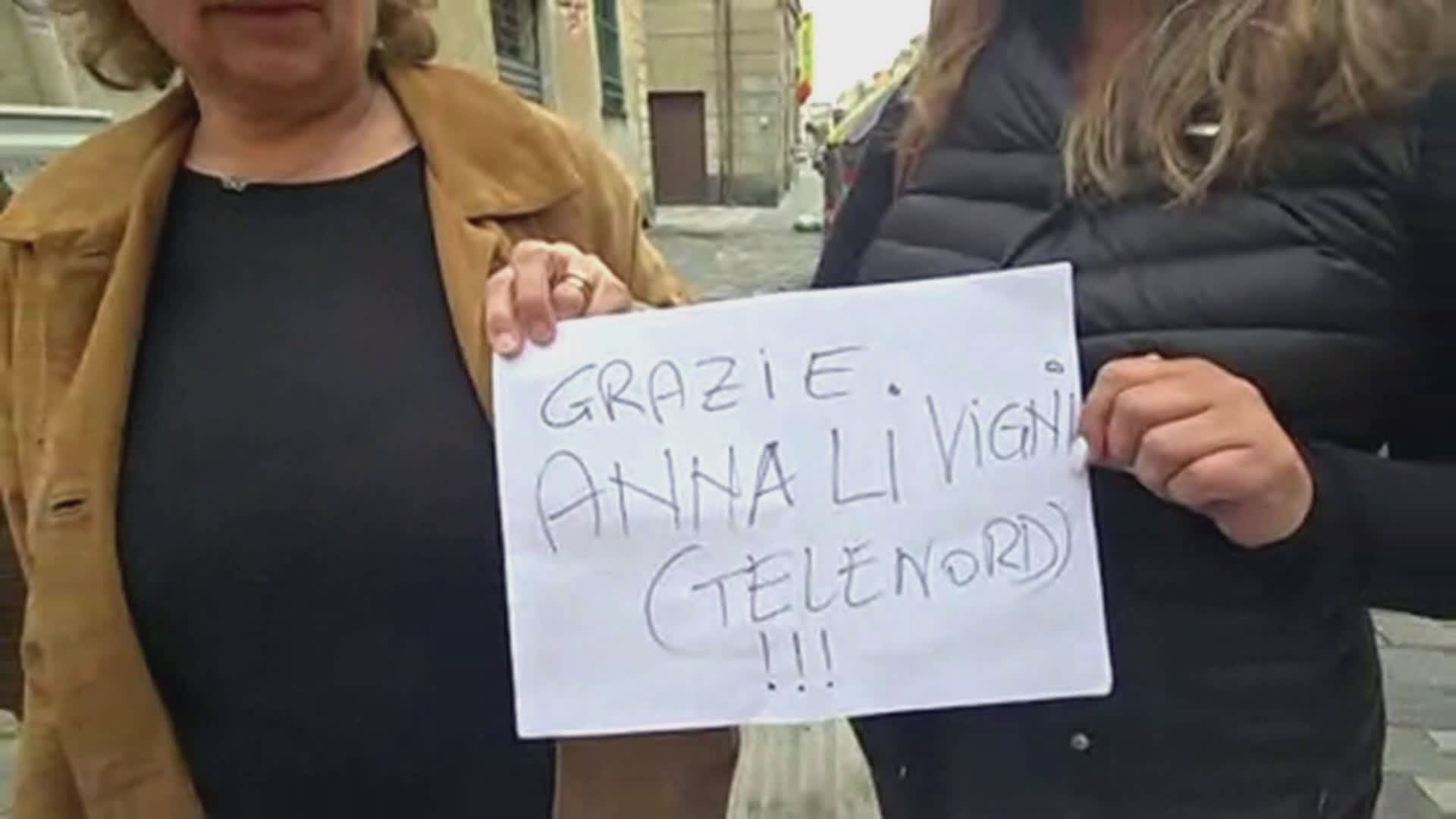 Sampierdarena, bidone abbandonato finalmente rimosso: i cittadini ringraziano Telenord