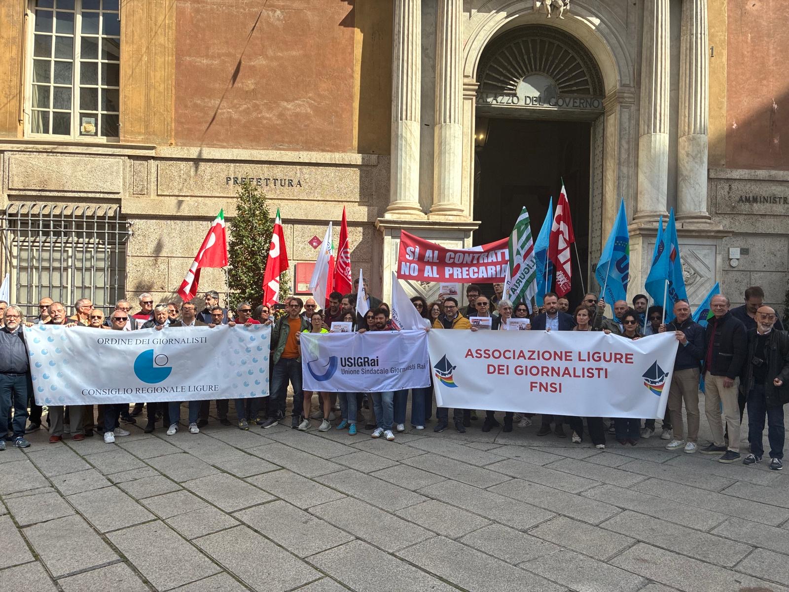 Sciopero giornalisti Fnsi, presidio davanti alla Prefettura di Genova