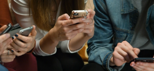 Dipendenza digitale, Pederzolli: “Non riguarda solo i giovani, siamo tutti coinvolti”