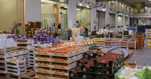 Mercato di Bolzaneto, Vassallo: “Rincari legati al clima, non alla guerra. Allarme fertilizzanti per il futuro dell’agroalimentare"