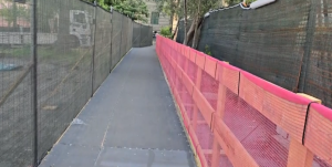 Metro Brin-Canepari, aperta la passerella pedonale. Versace: “Un primo passo verso la normalità. Fine lavori nel 2027”