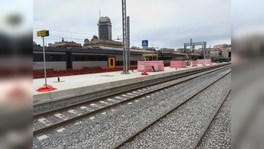 Deraglia il mezzo d'opera, paura a bordo: Rixi e Salis restano a piedi e salta il sopralluogo al cantiere del sestuplicamento del nodo ferroviario 