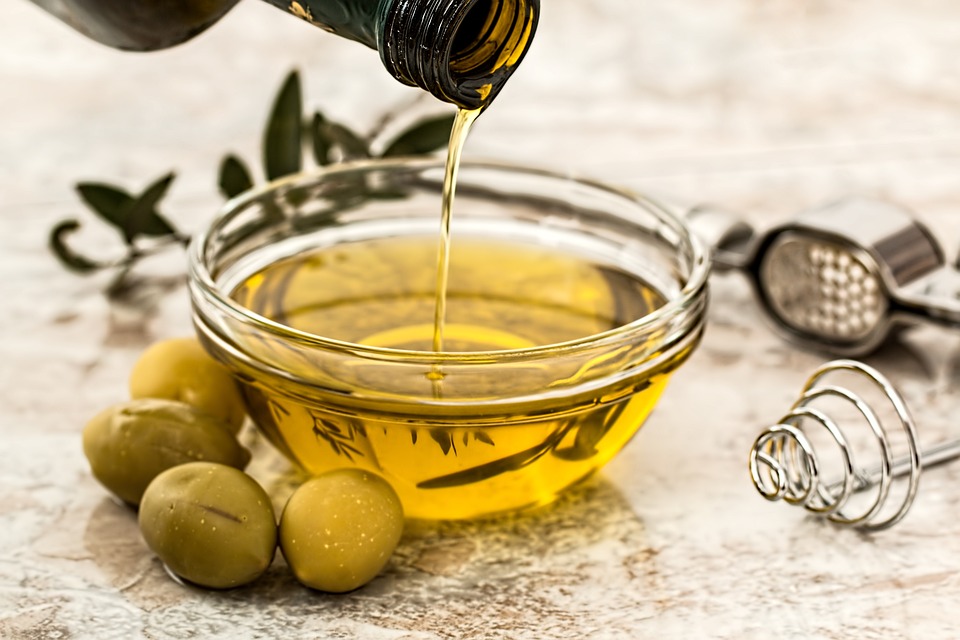 Qualità dell'olio extravergine determina benefici nutrizionali, nuove evidenze sui composti bioattivi