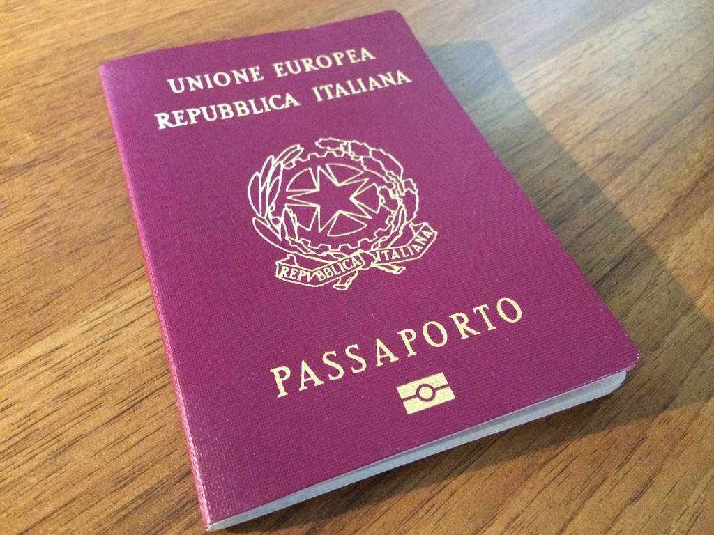 Savona, passaporto anche alle Poste: parte il nuovo servizio