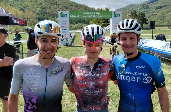MTB, marathon dell’Appennino: Cherchi e Morath dominano a Casella nel 25 Aprile delle 'ruote grasse'