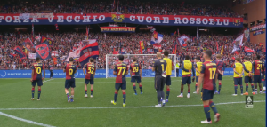 Il Como non guasta la festa salvezza al Genoa (0-2), i tifosi applaudono De Rossi e la squadra
