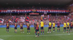 Non c'è bisogno di colorare i seggiolini, quando gioca il Genoa lo stadio è sempre pieno
