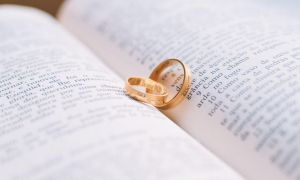 Genova celebra 2.200 coppie al Carlo Felice per le nozze d’oro